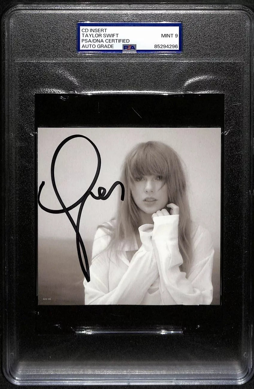 Taylor Swift Signed/Autog CD Insert 4.75x4.75 B/W Photo PSA/DNA